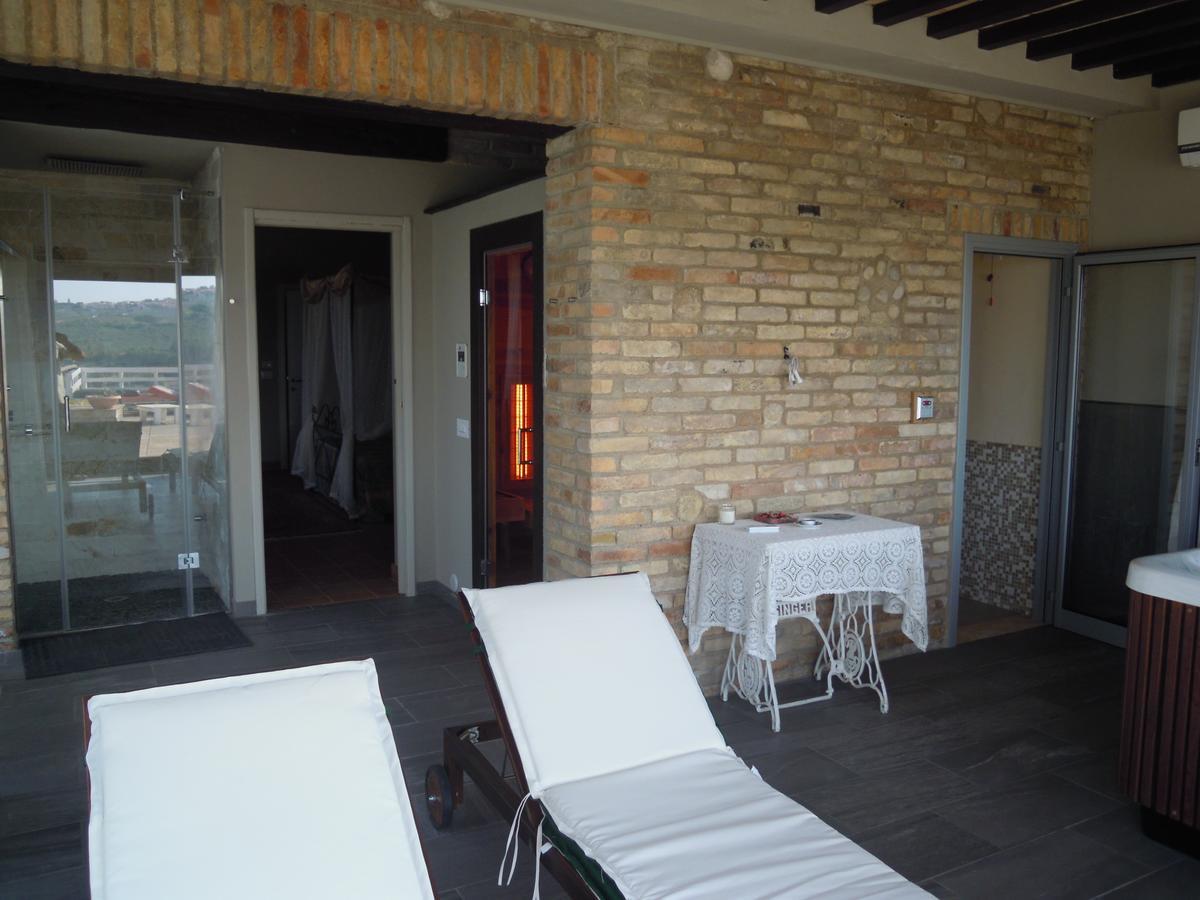 Agriturismo Piccolo Albero Loreto Aprutino Exterior photo